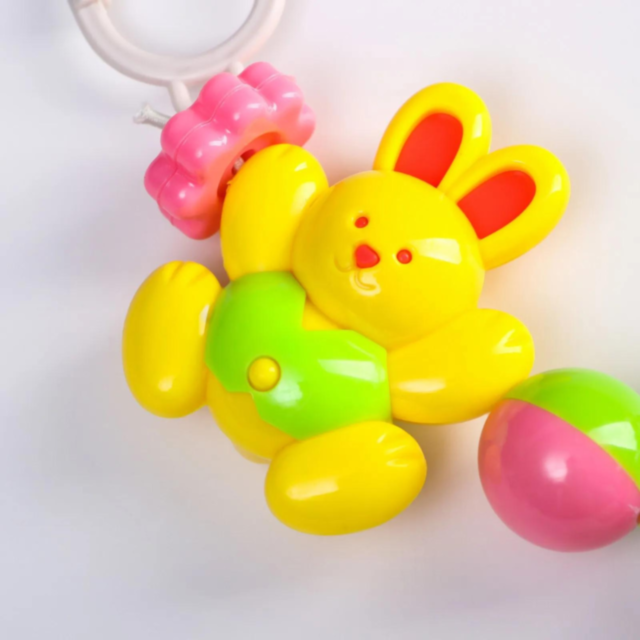 Lanț zornăitor pentru cărucior - Iepurași colorați