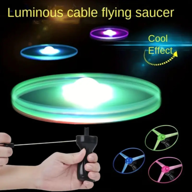 Lansator cu Farfurie Zburătoare Luminoasă (culoare aleatorie)