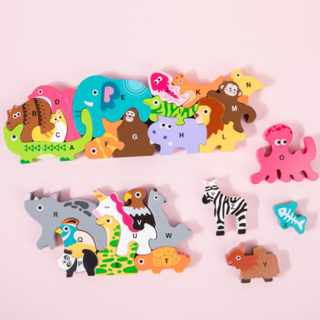 Puzzle din Lemn cu Animale și Alfabet – Joc Educativ