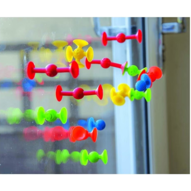 Figurine creative cu ventuze „Happy Suckers”