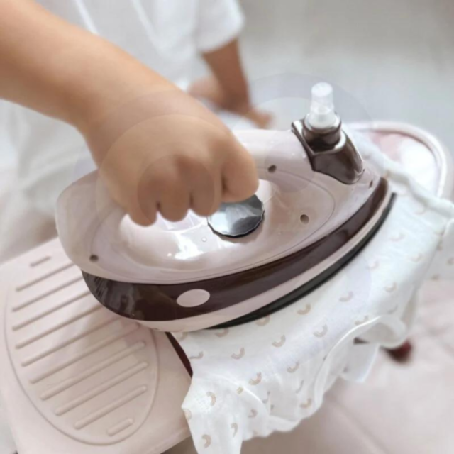 Fier de călcat mini electric pentru copii