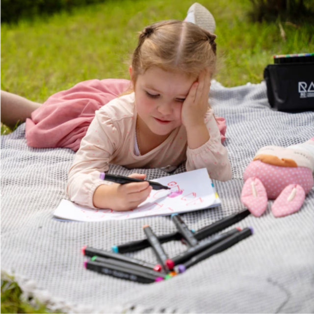 Set de Markere cu 80 Culori Vibrante pentru Artă și Creativitate