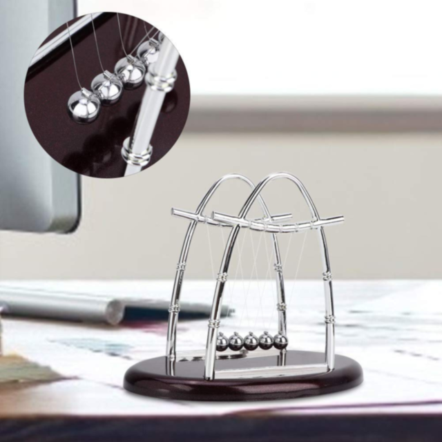 Pendulul lui Newton - Jucărie Științifică de Birou