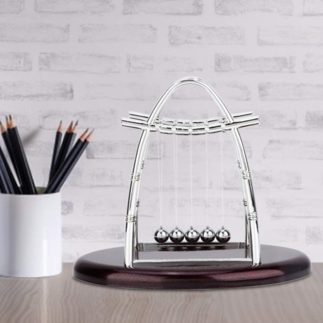 Pendulul lui Newton - Jucărie Științifică de Birou