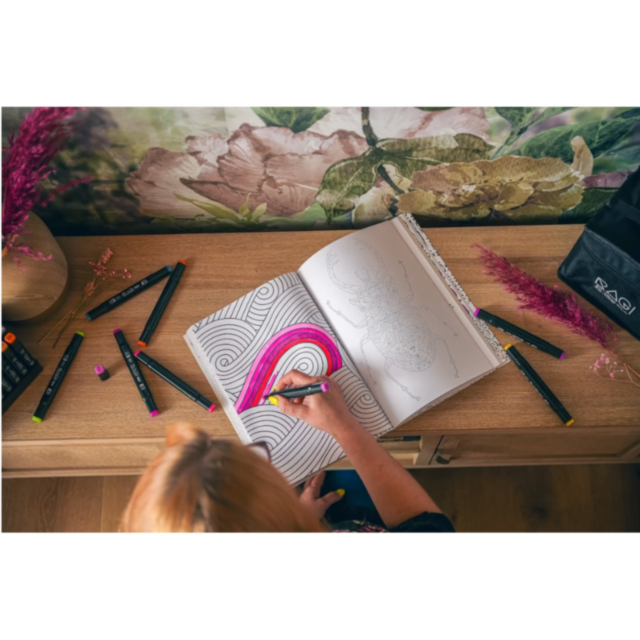 Set Markere cu 120 Culori Vibrante – Perfect pentru Artă și Design