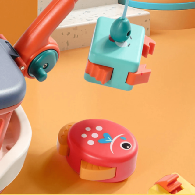 Barcă Interactivă cu Pescuit și Pești Magnetici (culoare aleatorie)