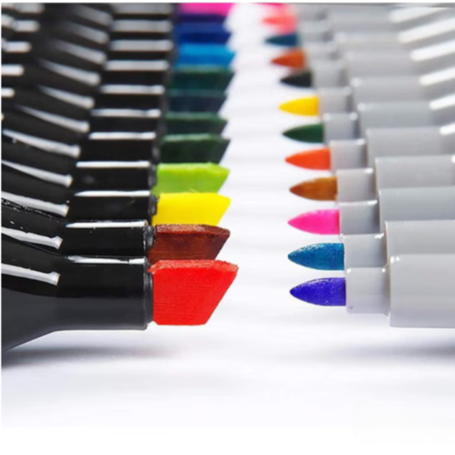 Set de Markere cu 168 Culori Vibrante – Ideal pentru Desen și Ilustrații