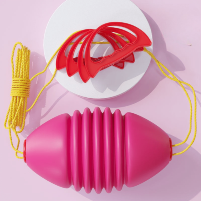 Rachetă Zburătoare pe Sfoară pentru Joacă Interactivă (culoare aleatorie)