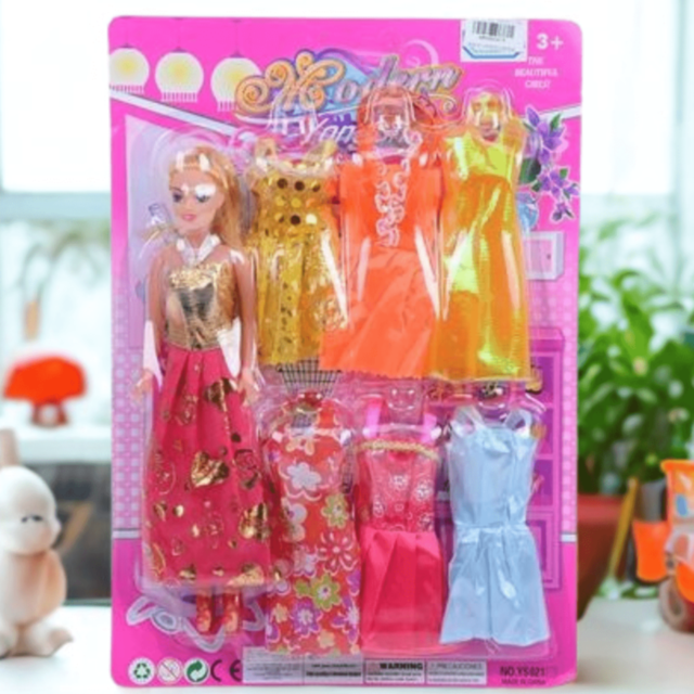 Păpușă Modern cu Rochii Colorate (culori aleatorii)