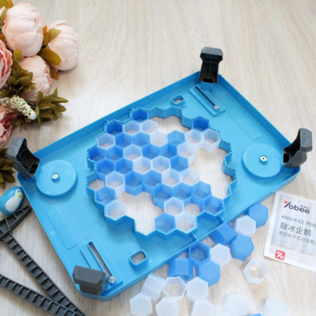 Joc Interactiv Icebreaking cu Pinguin – Distracție în Familie