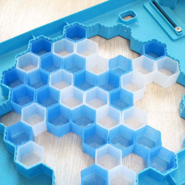 Joc Interactiv Icebreaking cu Pinguin – Distracție în Familie