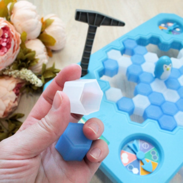 Joc Interactiv Icebreaking cu Pinguin – Distracție în Familie