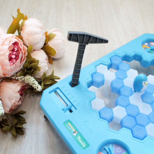 Joc Interactiv Icebreaking cu Pinguin – Distracție în Familie