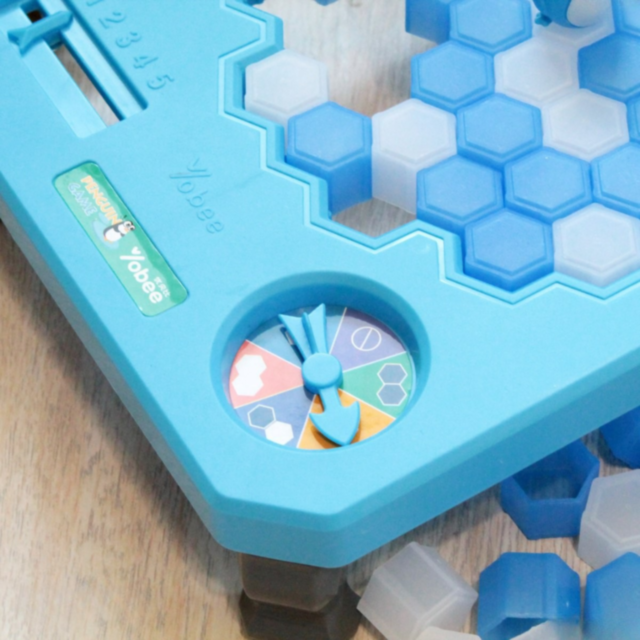 Joc Interactiv Icebreaking cu Pinguin – Distracție în Familie