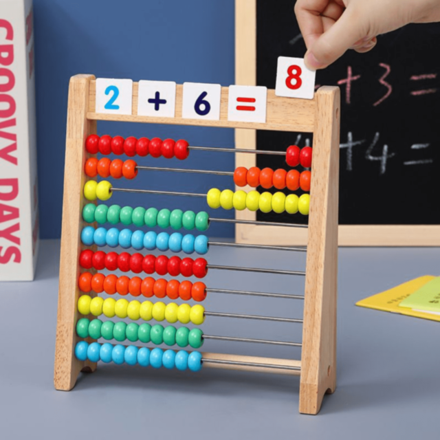 Abac din Lemn Colorat cu Cifre și Operații