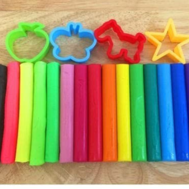 Set Plastilină Colorată cu Forme și Accesorii