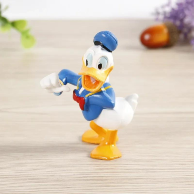 1buc. Pachet Surpriză cu Figurine Mickey și Prietenii – Descoperă Personajele Preferate!