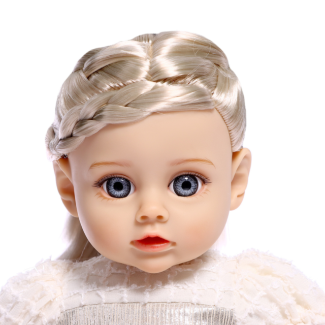 Păpușă Reborn Interactivă Blondă cu Rochie Albă și Voce – 35 cm