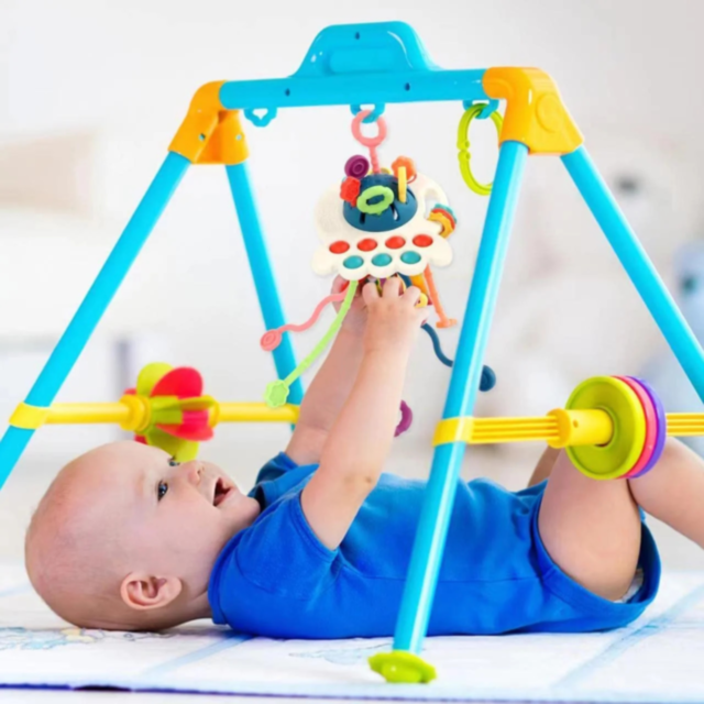 Jucărie Multisenzorială 6-în-1 cu Șnururi Texturate și Funcții Interactive (culoare aleatorie)