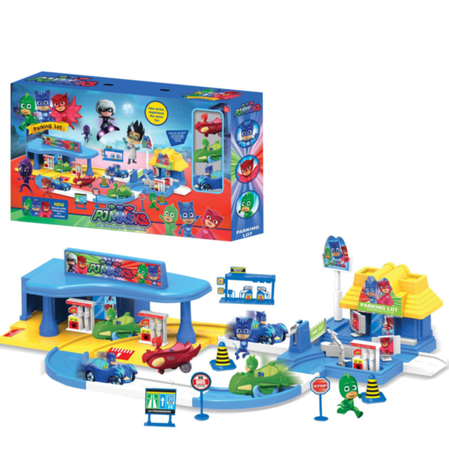 Set Parcare și Stație Peco Eroii în Pijamale cu 3 Mașinuțe