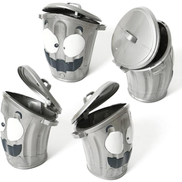 Coș de gunoi interactiv – „Bătaia cu hârtie” pentru copii