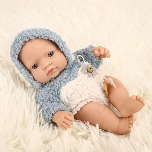 Păpușă Bebeluș din Vinil 16 cm cu Haină Tricotată și Chip Realist