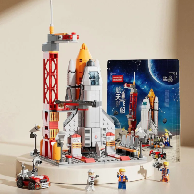 Set de Construcție Navetă Spațială cu Rachetă și Astronauți – 494 Piese