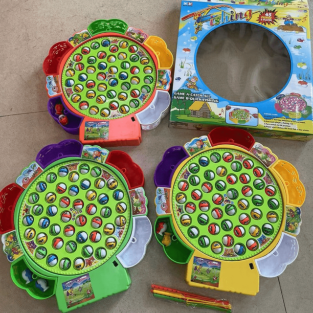 Joc de Pescuit Rotativ cu Muzică și 5 Undițe