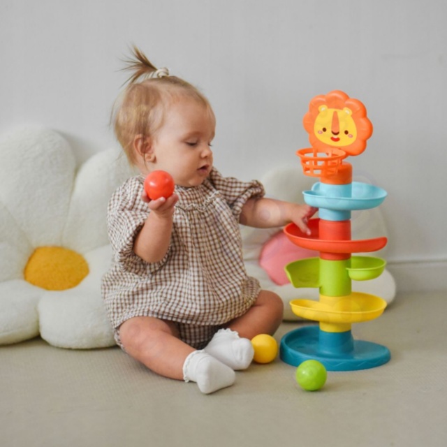 Turn cu Bile pentru Bebeluși și Coș Leu