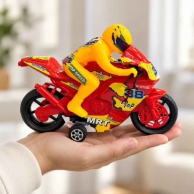 Motocicletă de curse cu pilot și roți ajutătoare | image