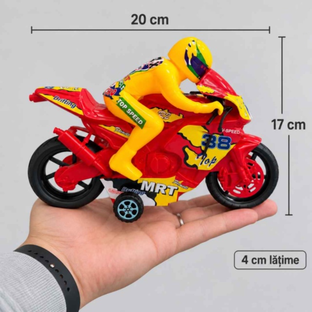 Motocicletă de curse cu pilot și roți ajutătoare