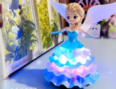 Păpușă Interactivă Zâna de Gheață cu Lumină, Muzică și Mișcare 360° | image