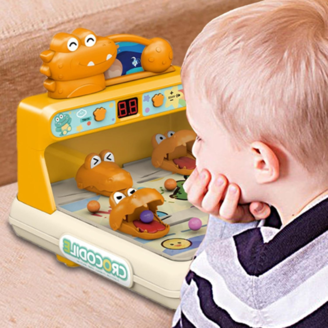 Mașină de Pinball Interactivă cu Crocodili și Bile Colorate (culoare aleatorie)