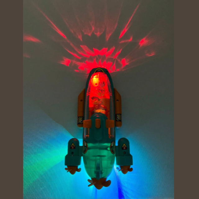 Submarin Explorator cu Lumini, Sunete și Mișcare Interactivă