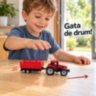 Tractor de jucărie cu remorcă și mecanism pull-back