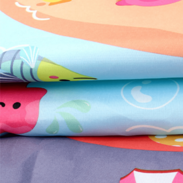 Salteluță Muzicală Interactivă cu Pian, Proiector și Jucării Suspendate (culoare aleatorie)