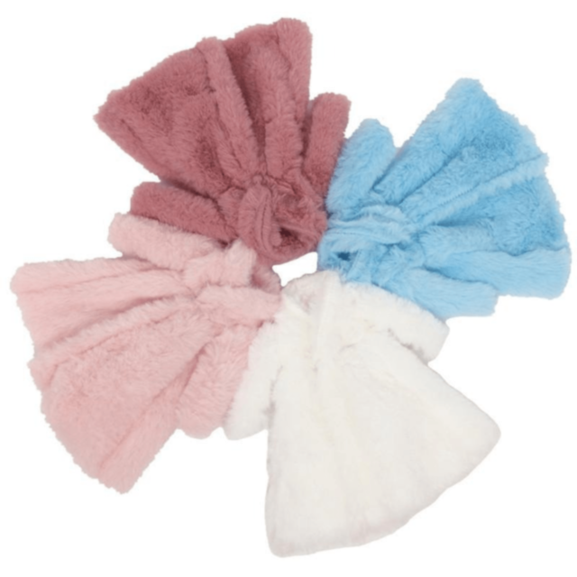 1buc. Păpușă Fashion Dolls cu Haină de Blană Pufoasă (culoare aleatorie)