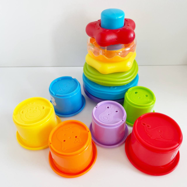 Set educativ de inele și pahare colorate pentru stivuire