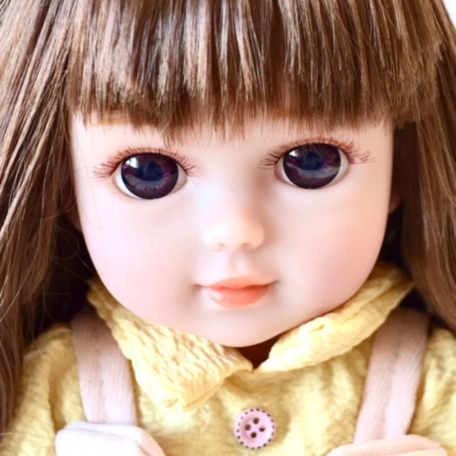 Păpușă Chimi Doll 38 cm cu Salopetă Roz și Păr Lung, Corp Moale din Vinil