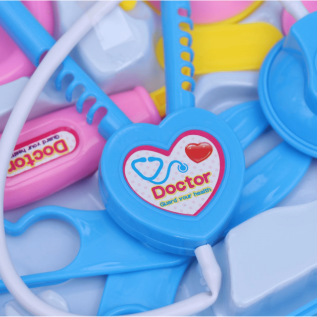 Set Doctor 15 Piese cu Geantă și Accesorii (culoare aleatorie)