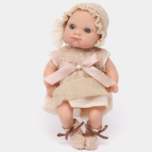 Păpușă Bebeluș Realistă cu Rochiță Elegantă și Bonetă
