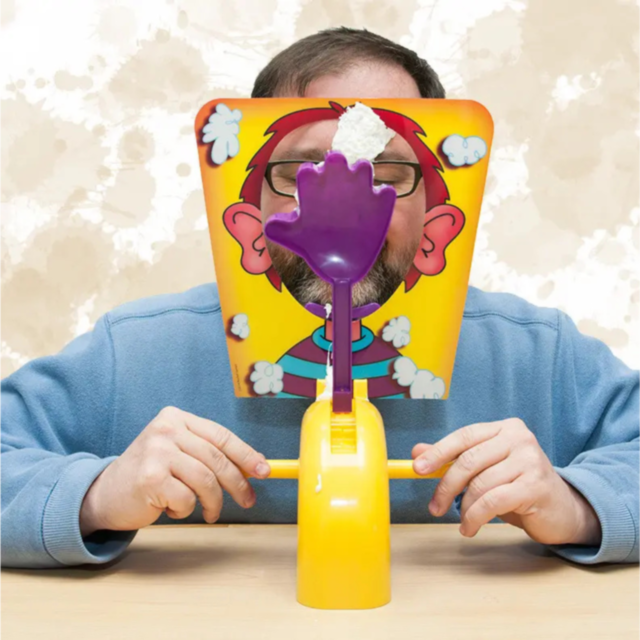 Joc Interactiv Pie Face! | Distracție Amuzantă pentru Familie și Prieteni