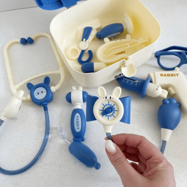 Set doctor pentru copii cu valiză și accesorii, 12 piese 