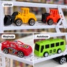 Camion transportor cu inerție, mașinuțe, utilaje și autobuze incluse