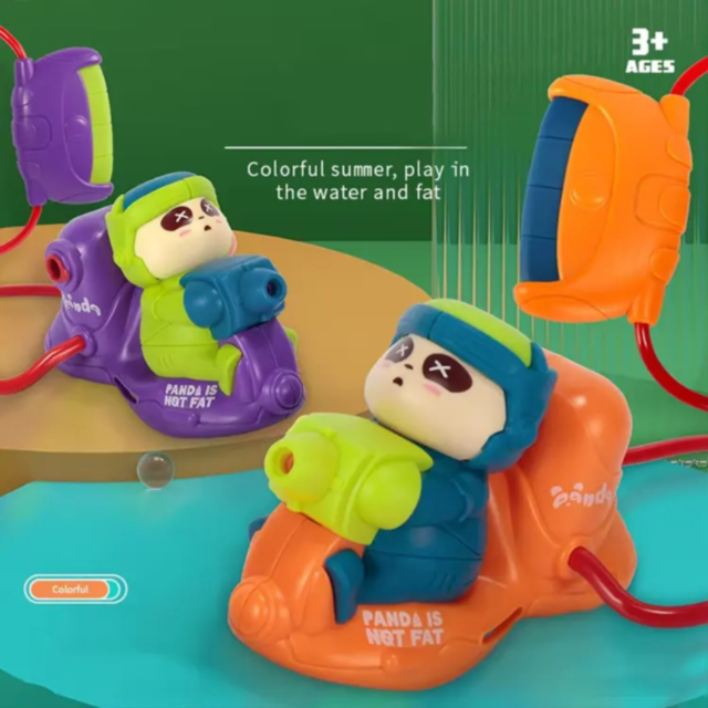 Pistol de Apă pe Încheietură cu Panda pe Scuter (model aleatoriu)