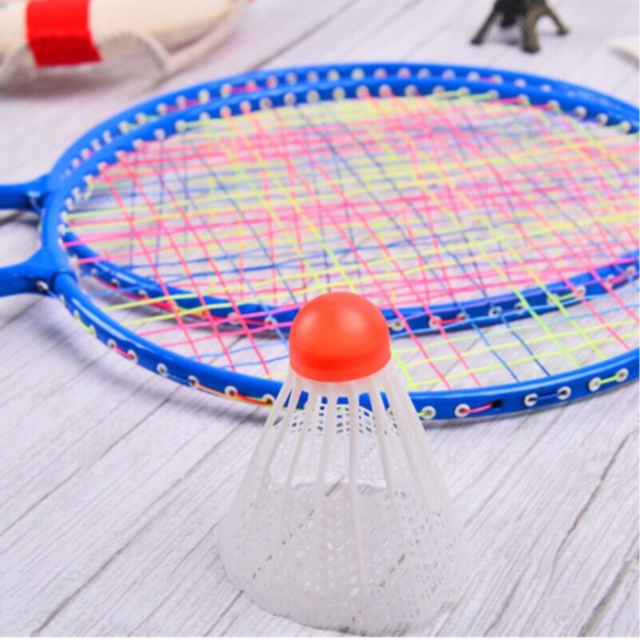 Set Badminton pentru Copii cu 2 Rachete și 3 Fluturași (culoare aleatorie)