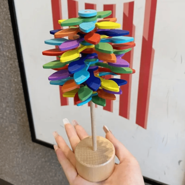 Arbore Montessori din Lemn Colorat Rotativ Educațional