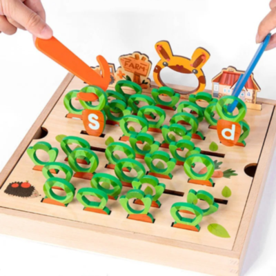 Joc Educativ Montessori din Lemn – Recolta de Morcovi cu Litere și Cifre | image