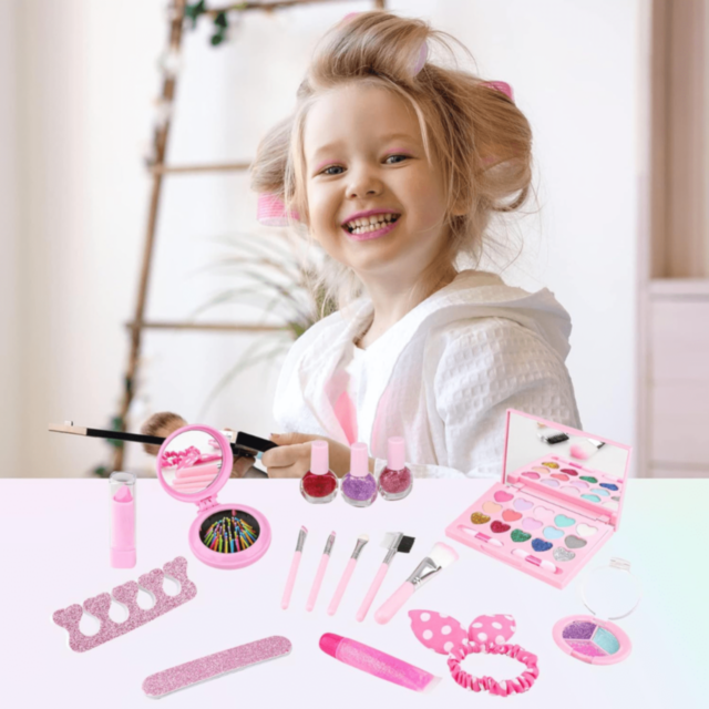 Set Machiaj Copii cu Geantă Puf Colorată