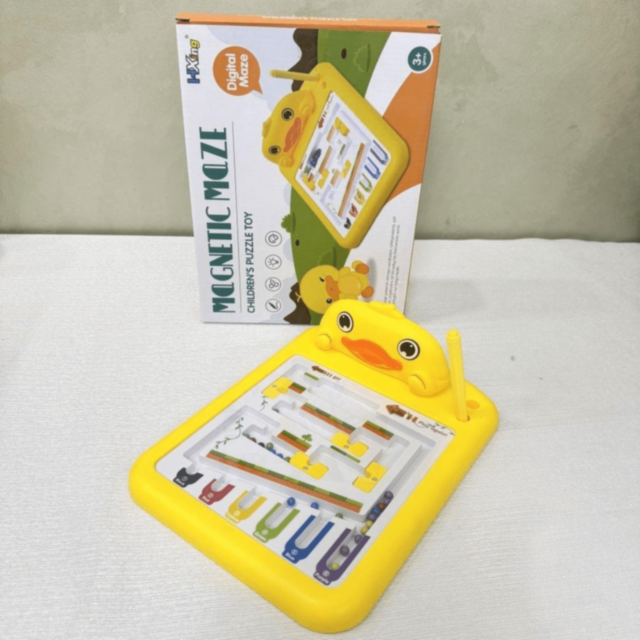 Labirint Magnetic Rață Galbenă cu Bile Colorate